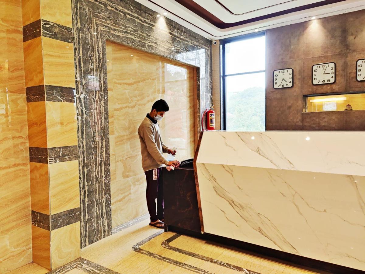 Arya Resort And Spa ماهاباليشوار المظهر الخارجي الصورة