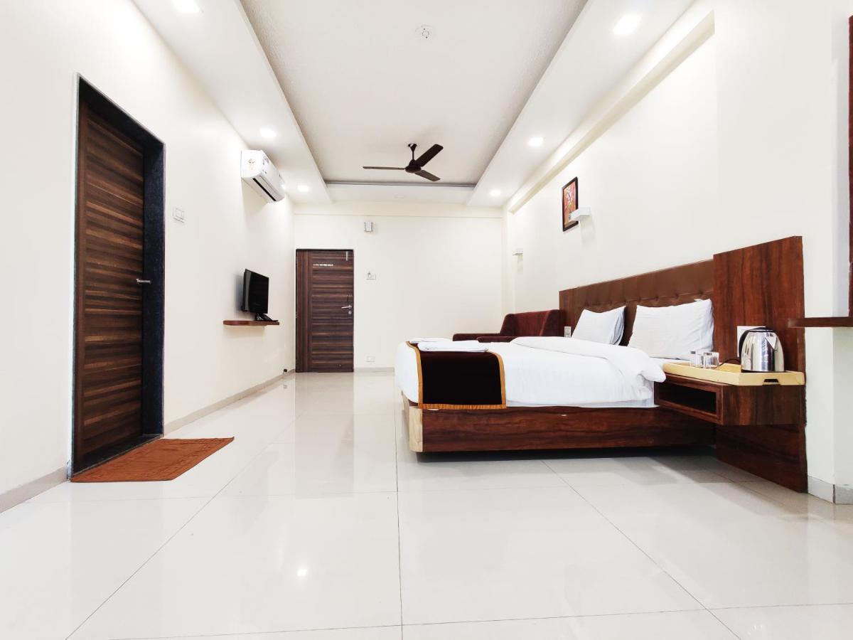 Arya Resort And Spa ماهاباليشوار المظهر الخارجي الصورة