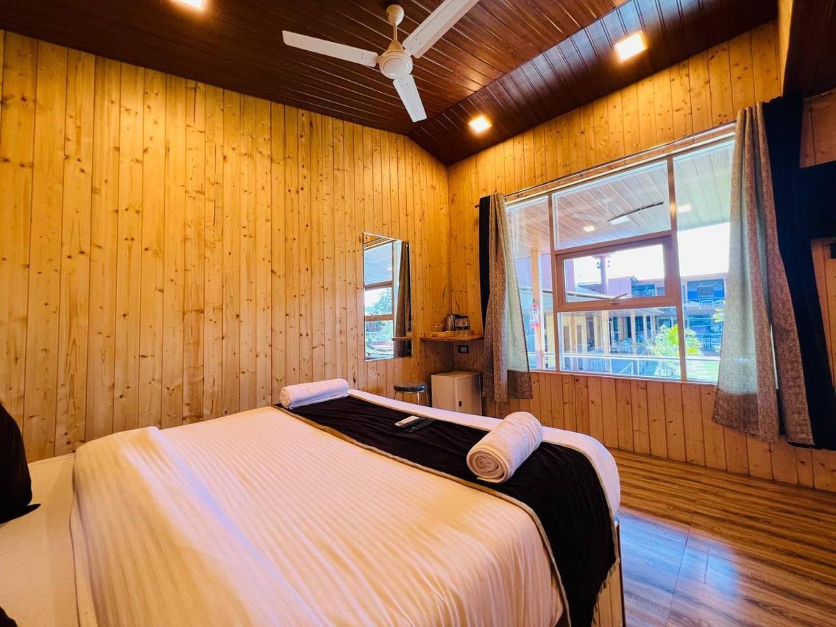 Arya Resort And Spa ماهاباليشوار المظهر الخارجي الصورة